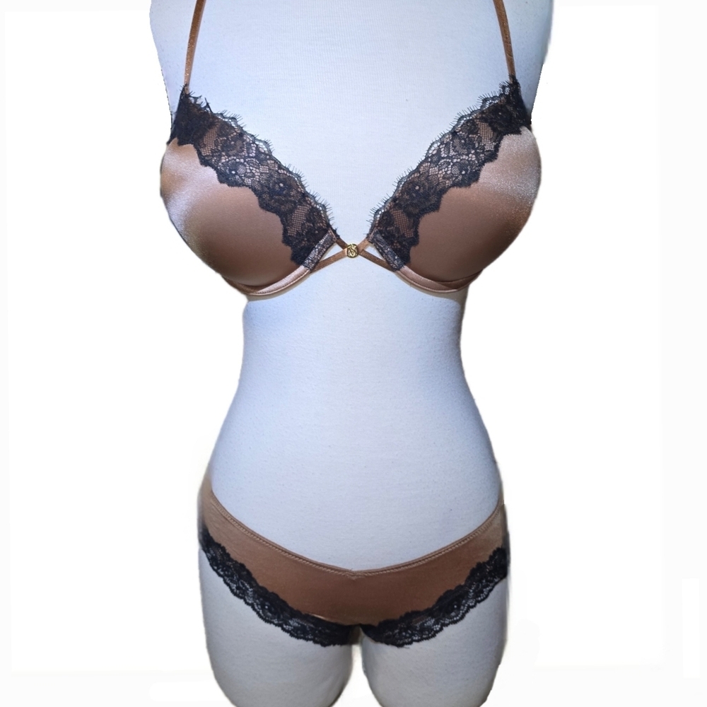 Victoria’s Secret Bombshell & Cheeky Matching Lingerie Set - 32D/Small